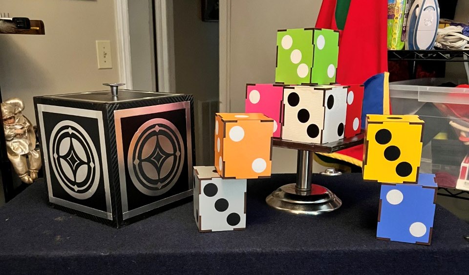 Split Dice by Tora Magic